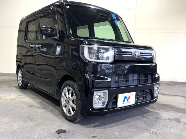 高透明度のガラス皮膜で撥水はもちろん、上質なツヤ・光沢を実現。紫外線や酸性雨から大切な愛車を保護し、色あせ・劣化を防止。「弾スプラッシュコート」、「弾プリミッサコート」からお選びいただけます。