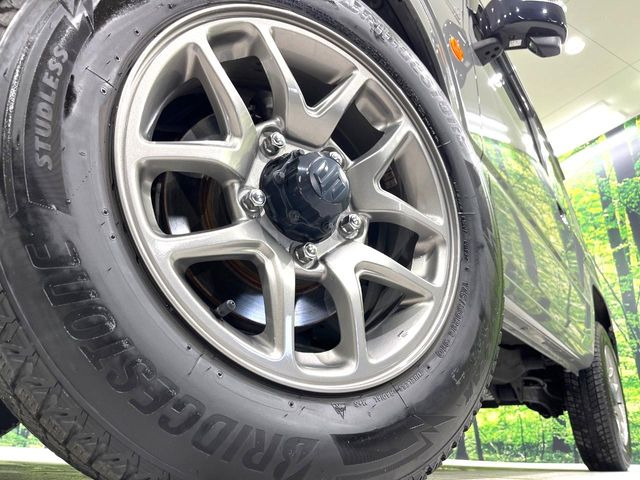 �y����16�C���`�A���~�z�C�[���z�O�ςɃ}�b�`���������A���~�z�C�[���𑕒����Ă���܂��B�e��ЊO�A���~�z�C�[����A�X�^�b�h���X�^�C�����戵�����Ă���܂��B���񂲑��k����������