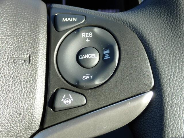 �y�N���[�Y�R���g���[���z�������H�ł̒��������s���y�Ɂ�A�N�Z���y�_���𓥂܂��Ɏԑ������ɕۂ��Ƃ��\�ł��B�O���̎ԗ������m���ĎԊԂ�ۂ悤�ɑ��x���߂��Ă���܂�!!