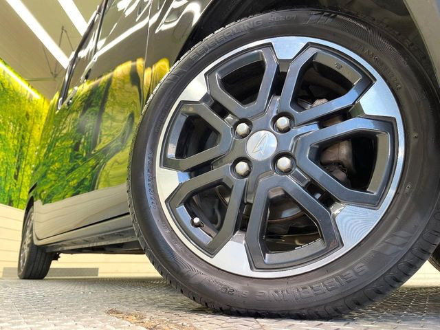 �y����15�C���`�A���~�z�C�[���z�O�ςɃ}�b�`���������A���~�z�C�[���𑕒����Ă���܂��B�e��ЊO�A���~�z�C�[����A�X�^�b�h���X�^�C�����戵�����Ă���܂��B���񂲑��k����������