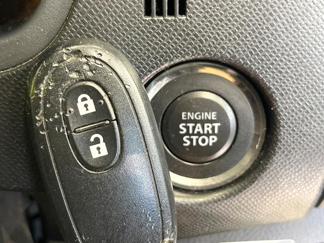 �y�L�[���X�X�^�[�g�V�X�e���z�J�o����|�P�b�g�ɓ��ꂽ�܂܂ł��h�A�̎{���E�������\�ȃX�}�[�g�L�[�𑕔��B�G���W���̃I���E�I�t�����J�M�����o���K�v����������Ƃ��Ă��֗��ł���