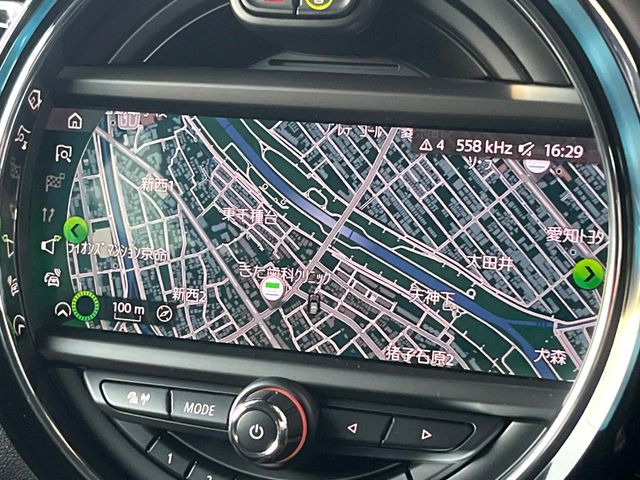 �������i�r:��̊��̂���i�r�́A����������ԓ������o���Ă���܂��B�I�[�f�B�I�@�\���[�����Ă���܂��̂ŁA�^�]�����y���߂܂���