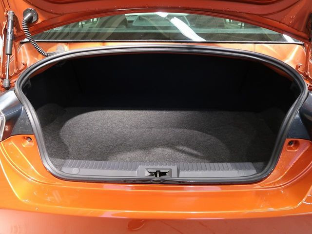 ���i�̂���������ʋ΁A���}���ɏ\���ȉ׎��X�y�[�X���m�ۂ��Ă���܂��B