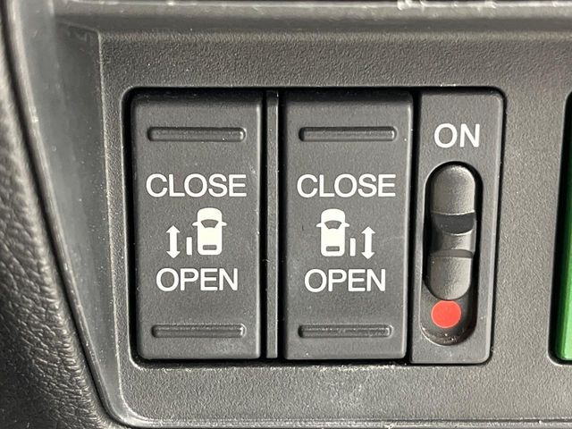 �y�����p���[�X���C�h�h�A�z�X�}�[�g�L�[��^�]�Ȃ̃X�C�b�`�Ō�ȗ����X���C�h�h�A�̊J���\���d��������͂����ăh�A���J����K�v�������A�����Ȃ��q�l�ł��ȒP�ɊJ���߂ł����K�ł���