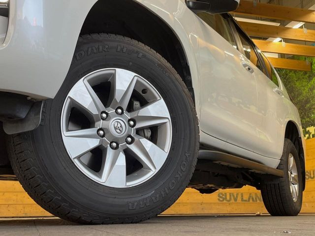 �y����17�C���`�A���~�z�C�[���z�O�ςɃ}�b�`���������A���~�z�C�[���𑕒����Ă���܂��B�e��ЊO�A���~�z�C�[����A�X�^�b�h���X�^�C�����戵�����Ă���܂��B���񂲑��k����������