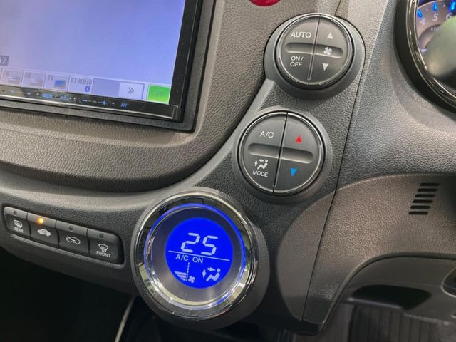 �y�I�[�g�G�A�R���z��x���D�݂̉��x�ɐݒ肷��΁A�ԓ��̉��x�����m�����ʂ≷�x�������Œ����B����&hellip;����&hellip;�Ɖ��x���X�C�b�`���������K�v�͂���܂���B���K�Ȏԓ���Ԃɂ͕K�{�̋@�\�ł��ˁ�