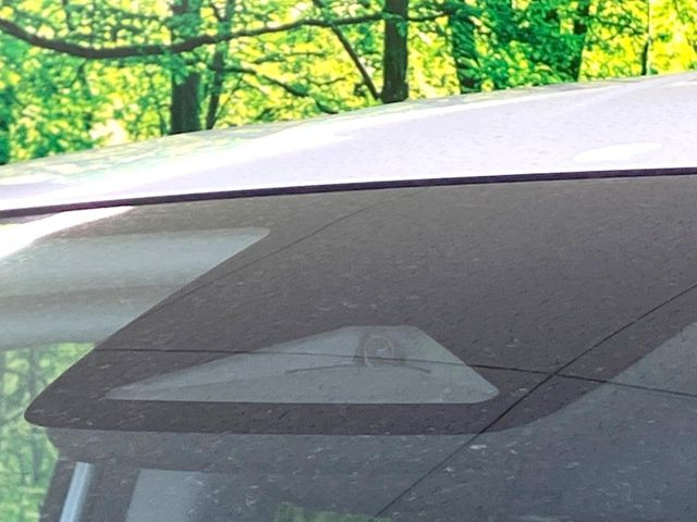 �y�z���_�Z���V���O�z���s���ɑO���̎ԗ�����F�����A�Փ˂������Ȏ��͌x��ƃu���[�L�ŏՓˉ���Ɣ�Q�y�����A�V�X�g�B�����S�Ƀh���C�u�����y���݂��������܂��B