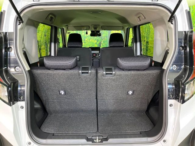 ���i�̂���������ʋ΁A���}���ɏ\���ȉ׎��X�y�[�X���m�ۂ��Ă���܂��B�Z�J���h�V�[�g��|���ƁA�傫�ȉו��̐ύڂ��\�ł���