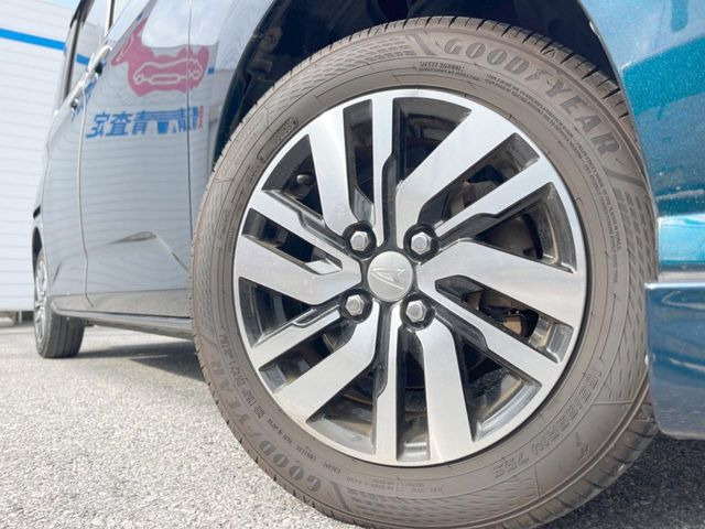 �y����14�C���`�A���~�z�C�[���z�O�ςɃ}�b�`���������A���~�z�C�[���𑕒����Ă���܂��B�e��ЊO�A���~�z�C�[����A�X�^�b�h���X�^�C�����戵�����Ă���܂��B���񂲑��k����������