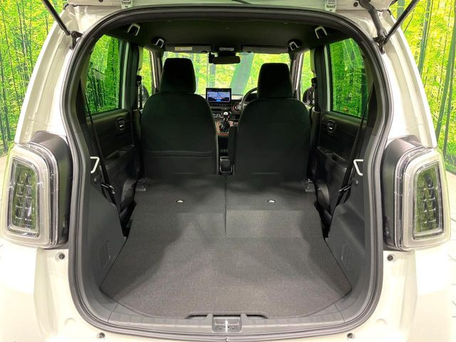 ���i�̂���������ʋ΁A���}���ɏ\���ȉ׎��X�y�[�X���m�ۂ��Ă���܂��B�Z�J���h�V�[�g��|���ƁA�傫�ȉו��̐ύڂ��\�ł���