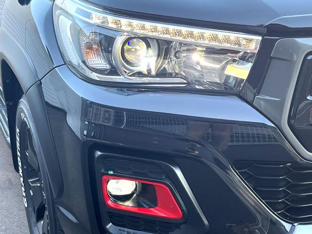 �yLED�w�b�h���C�g�z���V����ԑ��s�����ǍD�Ȏ��E���m�ۂ����S���ĉ^�]�ł��鍂�P�xLED�w�b�h���C�g�𑕔�!�_�����x�������A����d�͂��}�����Ă��܂��B