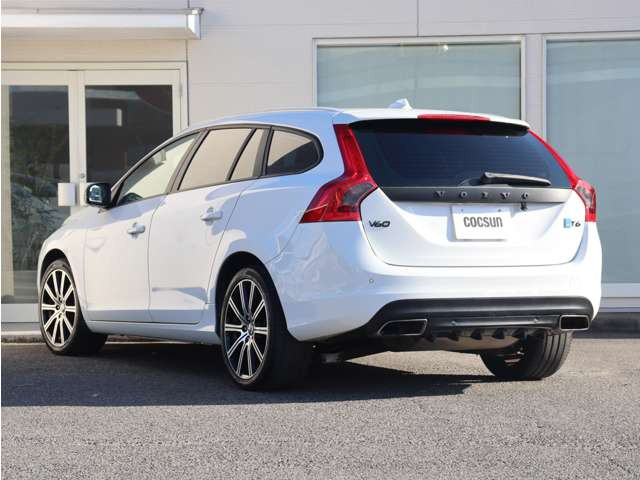 �V�i�����o�b�e���[�̓h�C�c��VARTA(�o���^)���g�p���܂��B���B�Ԃ̏����i�ɍ̗p����鍂�i���o�b�e���[�ł��B