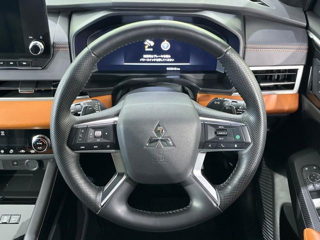 �y�����v�����X�e�A�����O�z�㎿�Ȋv���g�p���邱�ƂŁA��ɂ����������݂ƂĂ��^�]���₷���n���h���ł���