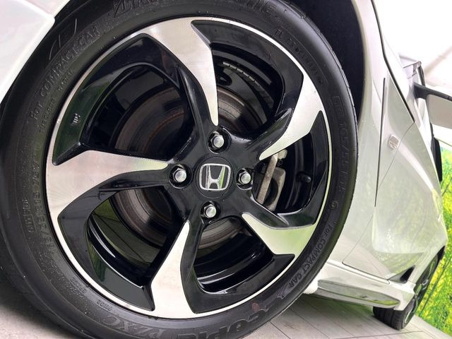 �y����15�C���`�A���~�z�C�[���z�O�ςɃ}�b�`���������A���~�z�C�[���𑕒����Ă���܂��B�e��ЊO�A���~�z�C�[����A�X�^�b�h���X�^�C�����戵�����Ă���܂��B���񂲑��k����������