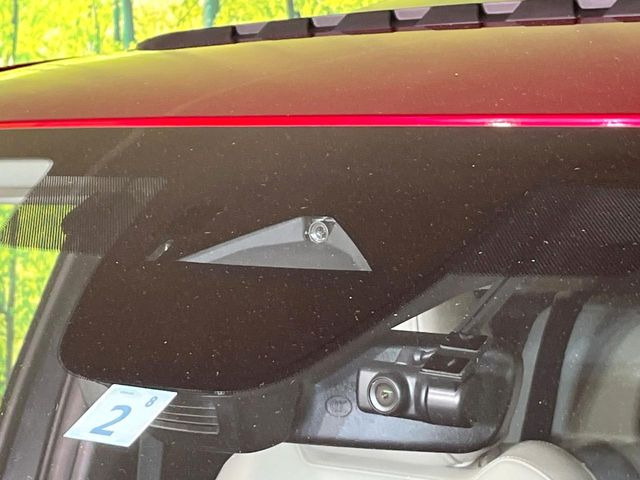 �yi-ACTIVESENSE�z���s���ɑO���̎ԗ�����F�����A�Փ˂������Ȏ��͌x��ƃu���[�L�ŏՓˉ���Ɣ�Q�y�����A�V�X�g�B�����S�Ƀh���C�u�����y���݂��������܂��B