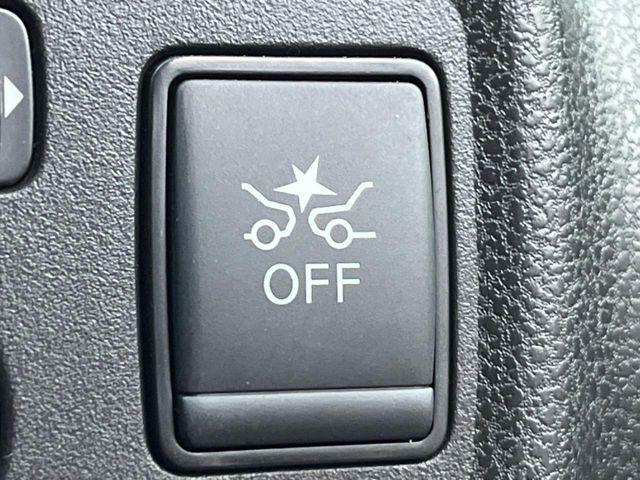 �y�G�}�[�W�F���V�[�u���[�L�z���s���ɑO���̎ԗ�����F�����A�Փ˂������Ȏ��͌x��ƃu���[�L�ŏՓˉ���Ɣ�Q�y�����A�V�X�g�B�����S�Ƀh���C�u�����y���݂��������܂��B