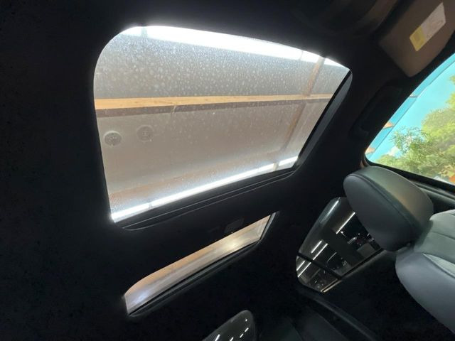 �y�T�����[�t�z�{�^���ЂƂŊJ�\!�J���������Ղ�̃T�����[�t����������Ă��܂�!�ԓ��ɖ�����������ꂽ��i�F���y���ވȊO�ɂ��A�ԓ��̋�C���ȒP�Ɋ��C�\!