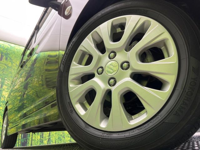 �y����15�C���`�A���~�z�C�[���z�O�ςɃ}�b�`���������A���~�z�C�[���𑕒����Ă���܂��B�e��ЊO�A���~�z�C�[����A�X�^�b�h���X�^�C�����戵�����Ă���܂��B���񂲑��k����������