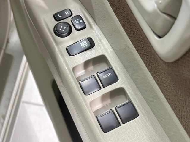 �y�d���i�[�~���[�z�T�C�h�~���[�͓d���i�[���ƂȂ��Ă���A�������ԏ�ł��L�Y�������X�N��}�����܂��B