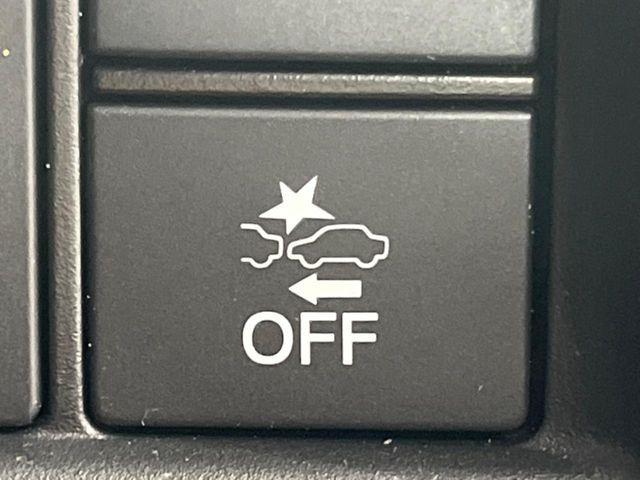 �y�z���_�Z���V���O�z���s���ɑO���̎ԗ�����F�����A�Փ˂������Ȏ��͌x��ƃu���[�L�ŏՓˉ���Ɣ�Q�y�����A�V�X�g�B�����S�Ƀh���C�u�����y���݂��������܂��B