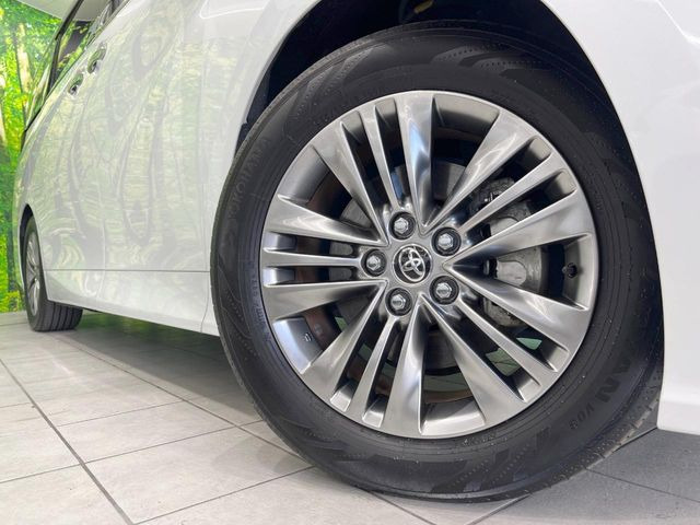 �y����18�C���`�A���~�z�C�[���z�O�ςɃ}�b�`���������A���~�z�C�[���𑕒����Ă���܂��B�e��ЊO�A���~�z�C�[����A�X�^�b�h���X�^�C�����戵�����Ă���܂��B���񂲑��k����������