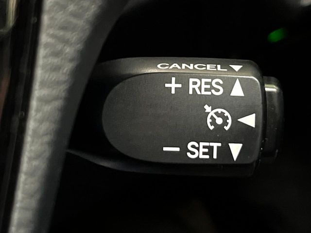 �y�N���[�Y�R���g���[���z�������H�����N���N���s�B�A�N�Z���𗣂��Ă���葬�x�ő��s���ł��A�������^�]���̕��S���y��!�����E�������ȒP�ȃX�C�b�`����Œ����ł��܂��B