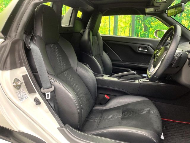 �y�n�[�t���U�[�V�[�g�z�������ƍ���S�n�𗼗������l�C�̃V�[�g���w�ʁE���ʂ̃t�@�u���b�N�f�ނ́A�ʋC���̗ǂ��⊊��ɂ����ɗD��Ă��܂��B�C���╞���ɍ��E���ꂸ���K�ɂ���肢�������܂��B