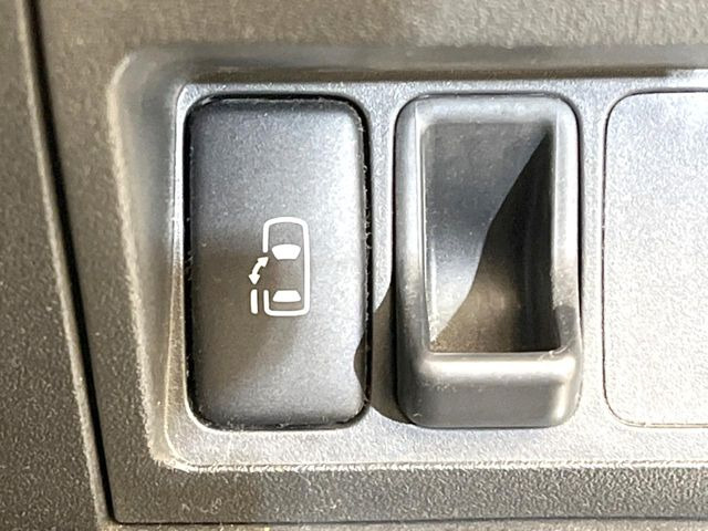 �y�p���[�X���C�h�h�A�z�X�}�[�g�L�[��^�]�Ȃ̃X�C�b�`�ŃX���C�h�h�A�̊J���\���d��������͂����ăh�A���J����K�v�������A���������q�l�ł��A�d���ו��������Ă��鎞�����N�ɊJ���߂ł��܂���