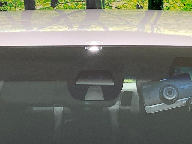 �y�V�e�B�u���[�L�A�N�e�B�u�V�X�e���z�ᑬ���s���ɑO���̎ԗ�����F�����A�Փ˂������Ȏ��͌x��ƃu���[�L�ŏՓˉ���Ɣ�Q�y�����A�V�X�g�B�����S�Ƀh���C�u�����y���݂��������܂��B