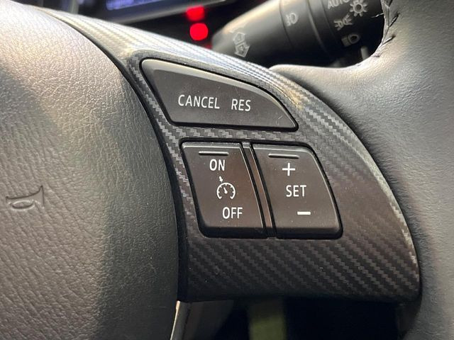 �y�N���[�Y�R���g���[���z�������H�����N���N���s�B�A�N�Z���𗣂��Ă���葬�x�ő��s���ł��A�������^�]���̕��S���y��!�����E�������ȒP�ȃX�C�b�`����Œ����ł��܂��B