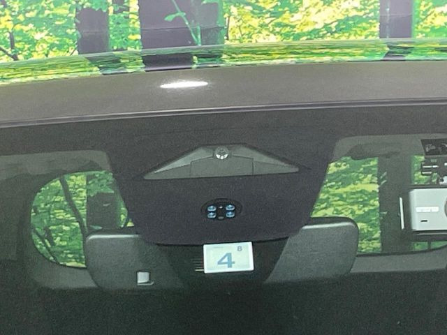 �y�z���_�Z���V���O�z���s���ɑO���̎ԗ�����F�����A�Փ˂������Ȏ��͌x��ƃu���[�L�ŏՓˉ���Ɣ�Q�y�����A�V�X�g�B�����S�Ƀh���C�u�����y���݂��������܂��B