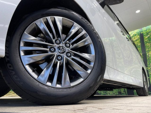 �y����18�C���`�A���~�z�C�[���z�O�ςɃ}�b�`���������A���~�z�C�[���𑕒����Ă���܂��B�e��ЊO�A���~�z�C�[����A�X�^�b�h���X�^�C�����戵�����Ă���܂��B���񂲑��k����������