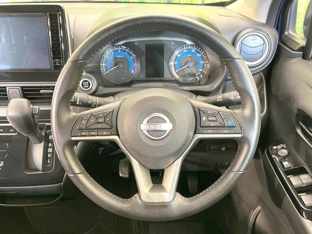 �y�����v�����X�e�A�����O�z�㎿�Ȋv���g�p���邱�ƂŁA��ɂ����������݂ƂĂ��^�]���₷���n���h���ł���