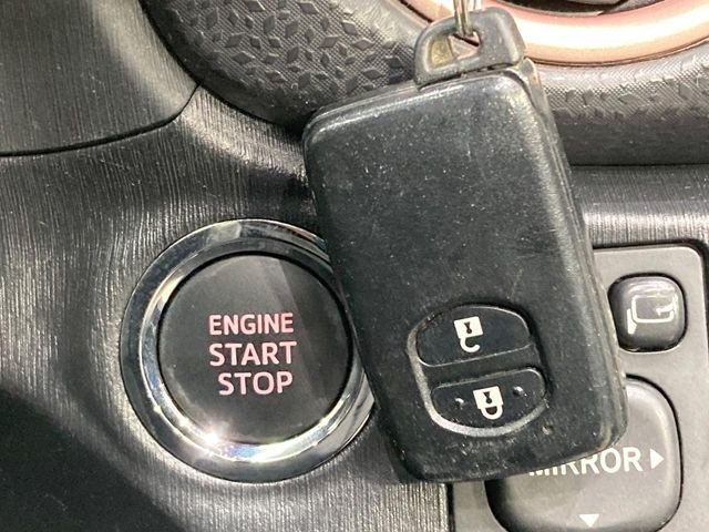 �y�X�}�[�g�L�[�z�J�o����|�P�b�g�ɓ��ꂽ�܂܂ł��h�A�̎{���E�������\�ȃX�}�[�g�L�[�𑕔��B�G���W���̃I���E�I�t�����J�M�����o���K�v����������Ƃ��Ă��֗��ł���