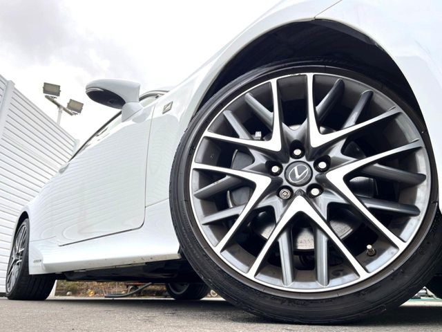 �y����19�C���`�A���~�z�C�[���z�O�ςɃ}�b�`���������A���~�z�C�[���𑕒����Ă���܂��B�e��ЊO�A���~�z�C�[����A�X�^�b�h���X�^�C�����戵�����Ă���܂��B���񂲑��k����������