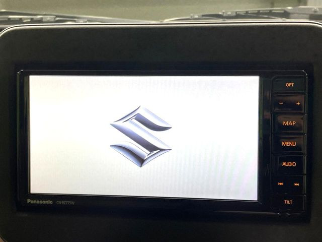 �y�����i�r�z�l�C�̏����i�r�𑕔����Ă���܂��B�i�r�̎g���₷���͂������A�I�[�f�B�I�@�\���[��!�L�����v�◷�s�͂������A�ʋ΂┃�����ȂǕ��i�̃h���C�u���y�����Ȃ�͂���