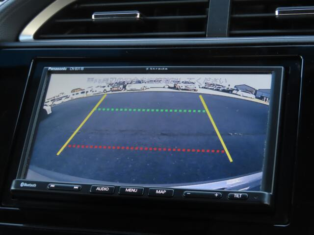 �o�b�N�J�����𑕔����Ă���܂��B���Ԏ��ɑ�ϖ𗧂��܂����^�]�����ȕ��̖����ɂȂ��Ă���܂��B