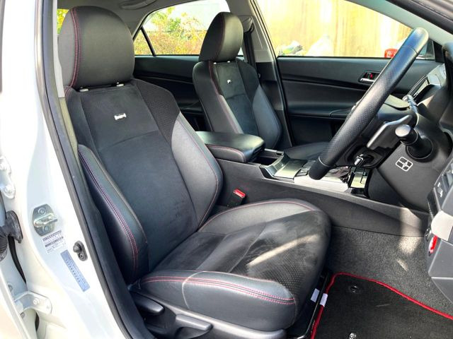 �y�n�[�t���U�[�V�[�g�z�������ƍ���S�n�𗼗������l�C�̃V�[�g���w�ʁE���ʂ̓X�G�[�h���ƂȂ��Ă���A���G��⊊��ɂ����ɗD��Ă��܂��B�C���╞���ɍ��E���ꂸ���K�ɂ���肢�������܂��B