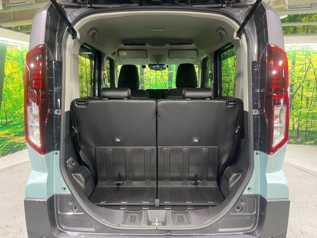 ���i�̂���������ʋ΁A���}���ɏ\���ȉ׎��X�y�[�X���m�ۂ��Ă���܂��B�Z�J���h�V�[�g��|���ƁA�傫�ȉו��̐ύڂ��\�ł���