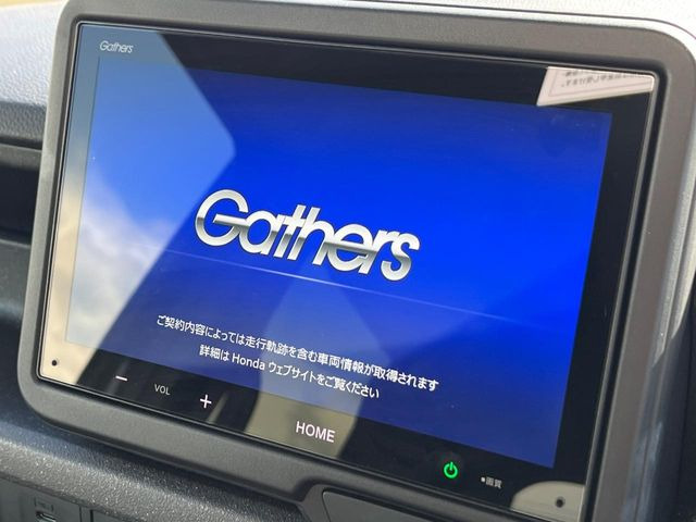 【8インチディスプレイオーディオ】お手持ちのスマートフォンとの連携で、ナビや音楽再生など各種アプリを使用可能。スマホに近い感覚でお使いいただけます♪