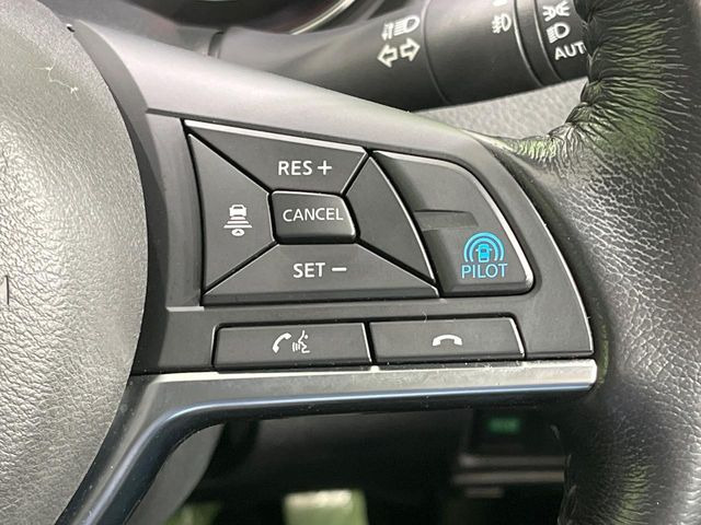 【プロパイロット】高速道路での長距離走行が楽に!!渋滞時と巡回走行のシーンで、アクセル・ブレーキ・ステアリングを自動で制御し、長距離運転の負担を軽減してくれます♪
