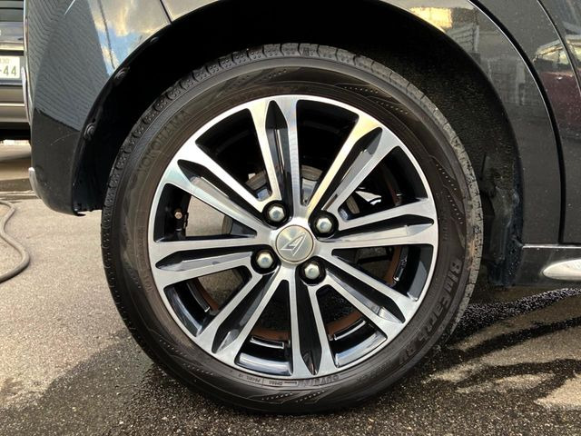 �������A���~!�������������ă��f���ʂɃf�U�C������Ă��܂��B�������S����K�ɍ������ʂ𔭊�����u�z�C�[���R�[�e�B���O�v�̎{�H����t��!���C�y�ɒS���c�Ƃ܂ł����k���������B