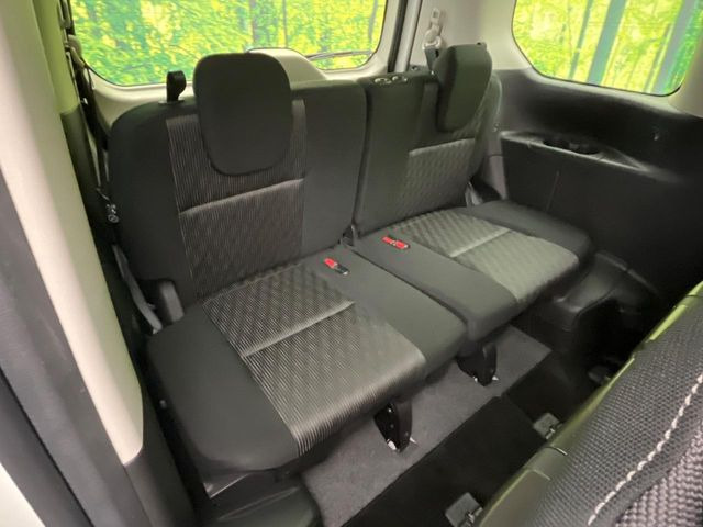 3列目シートはもちろん状態良好☆大人でもゆったりと座って頂けますので、大人数でのお出かけもラクラクです♪ご家族で、気の知れた仲間で、ドライブに行くのが楽しみですね♪