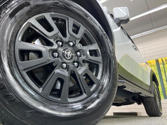 �y�����A���~�z�C�[���z�O�ςɃ}�b�`���������A���~�z�C�[���𑕒����Ă���܂��B�e��ЊO�A���~�z�C�[����A�X�^�b�h���X�^�C�����戵�����Ă���܂��B���񂲑��k����������