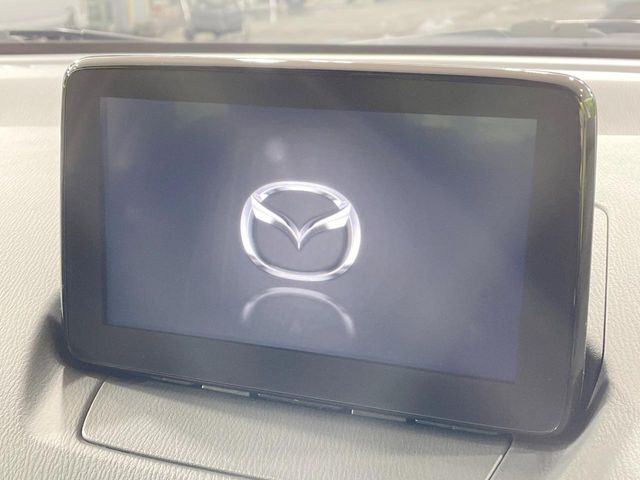 �y�}�c�_�R�l�N�g�i�r�z�ԓ��̕��͋C�Ƀ}�b�`������̌^�^�C�v�̃i�r�B�e����q�ݒ��Bluetooth�Đ����A�l�X�ȋ@�\���y���߂܂��B�����I�ȃ_�C�������삪�\�ŁA�g��������ǍD�ł��B