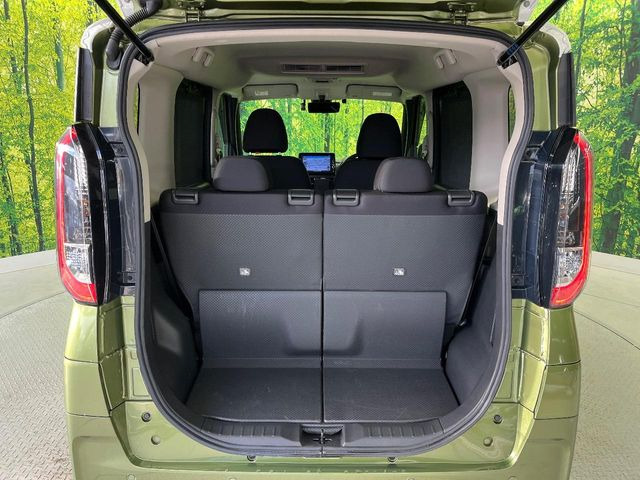 ���i�̂���������ʋ΁A���}���ɏ\���ȉ׎��X�y�[�X���m�ۂ��Ă���܂��B�Z�J���h�V�[�g��|���ƁA�傫�ȉו��̐ύڂ��\�ł���