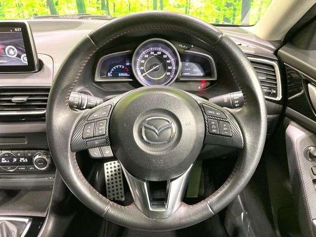 �y�����v�����X�e�A�����O�z�㎿�Ȋv���g�p���邱�ƂŁA��ɂ����������݂ƂĂ��^�]���₷���n���h���ł���