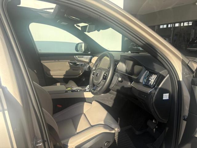 XC90ウルトラ T8 AWD プラグイン ハイブリッド 4WD