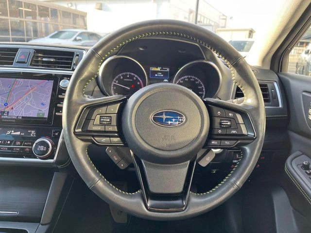 �y�����v�����X�e�A�����O�z�㎿�Ȋv���g�p���邱�ƂŁA��ɂ����������݂ƂĂ��^�]���₷���n���h���ł���