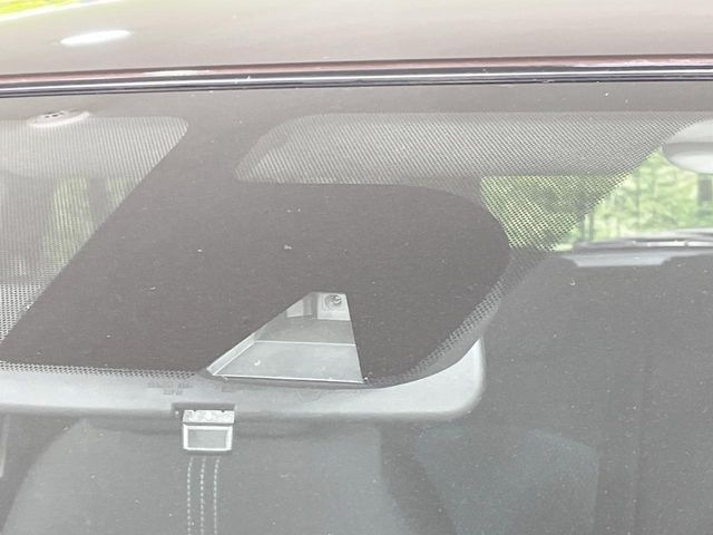 �y�C���e���W�F���g�G�}�[�W�F���V�[�u���[�L�z�t�����g�J�����őO���̎ԗ�����s�҂����m�B�Փ˂������Ȏ��͏Փ˔�Q�y���u���[�L���쓮�A�Փˉ�����T�|�[�g�B�����S�Ƀh���C�u�����y���݂��������܂��B